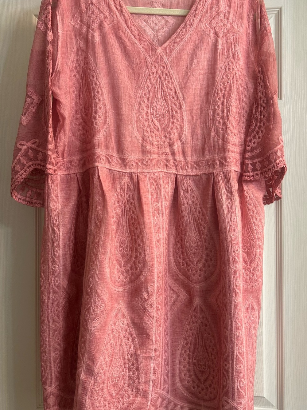 Konadaily Embroidered Rose-Pink V‑Neck Midi Dress - Picture 2 of 8